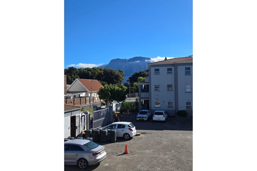 To Let 2 Bedroom Property for Rent in Lansdowne Western Cape